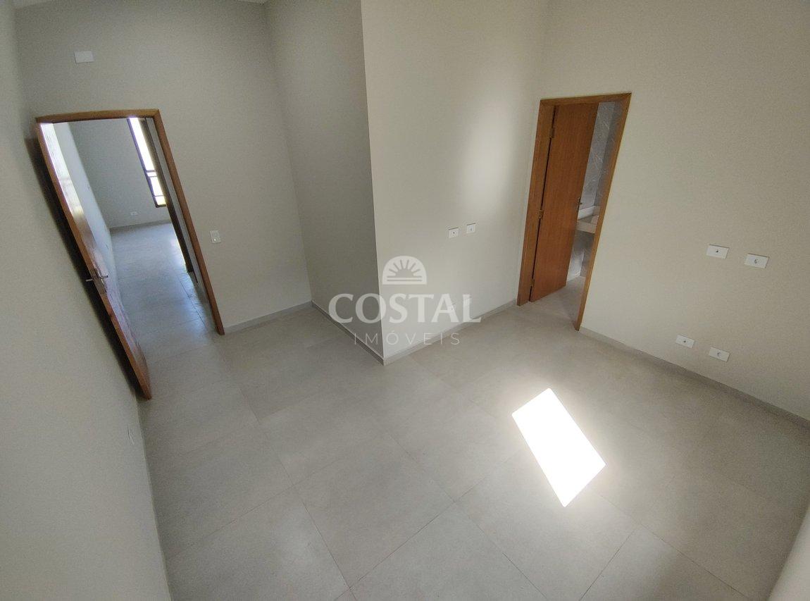 Linda Casa a Venda no Golfinhos - Caraguatatuba - 