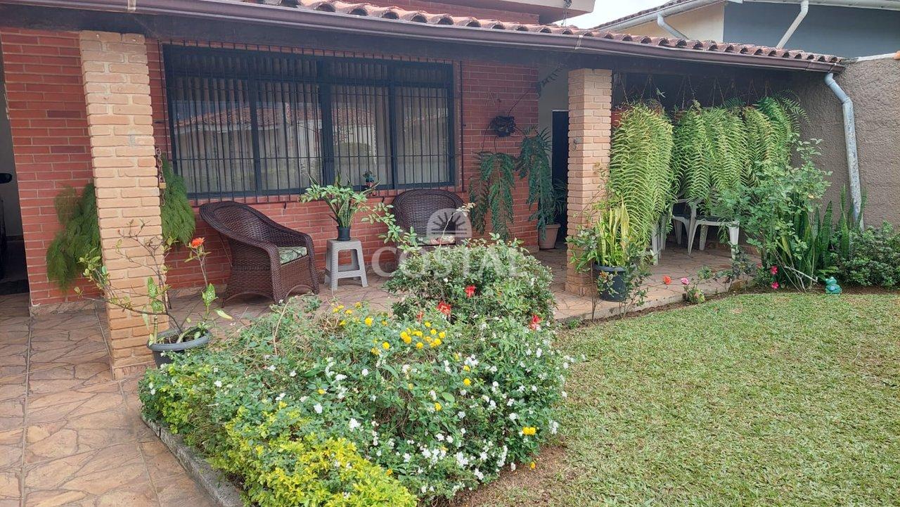 Casa com 03 Dormitórios à Venda, Martim de Sá, Caraguatatuba/SP  Caraguatatuba - 