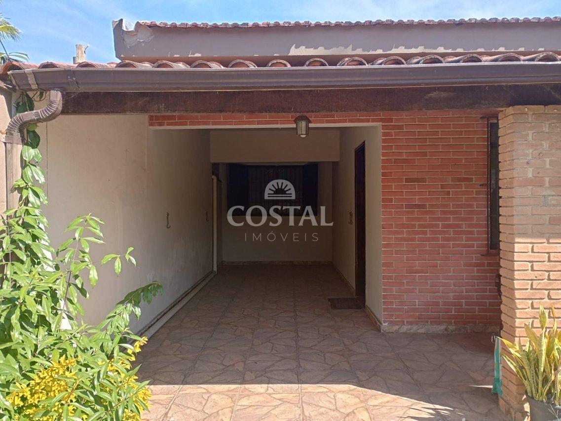 Casa com 03 Dormitórios à Venda, Martim de Sá, Caraguatatuba/SP  Caraguatatuba - 