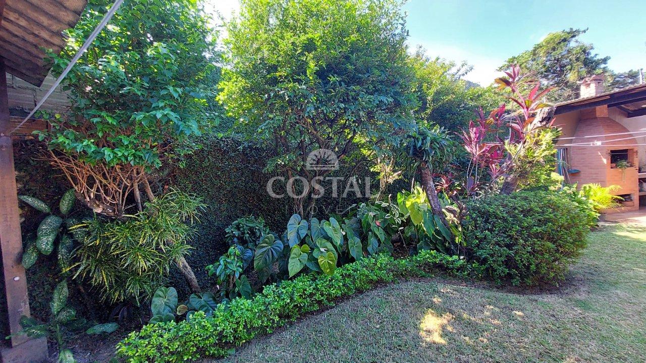 Casa com 03 Dormitórios à Venda, Martim de Sá, Caraguatatuba/SP  Caraguatatuba - 