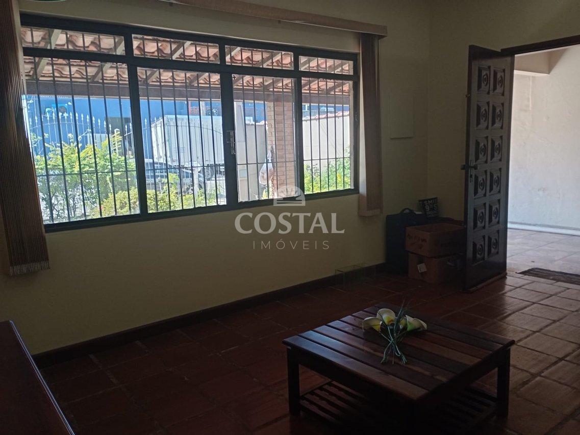 Casa com 03 Dormitórios à Venda, Martim de Sá, Caraguatatuba/SP  Caraguatatuba - 