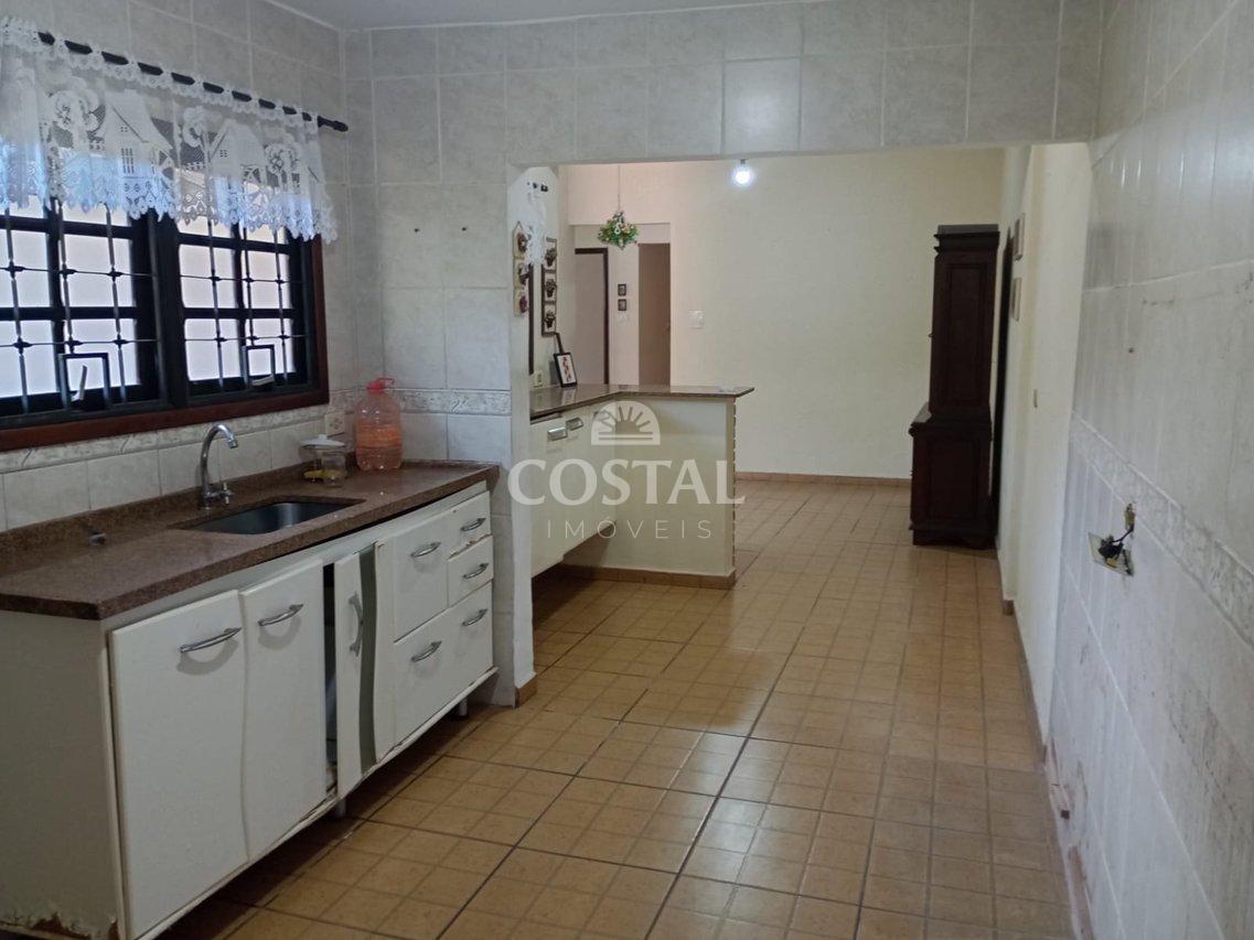 Casa com 03 Dormitórios à Venda, Martim de Sá, Caraguatatuba/SP  Caraguatatuba - 