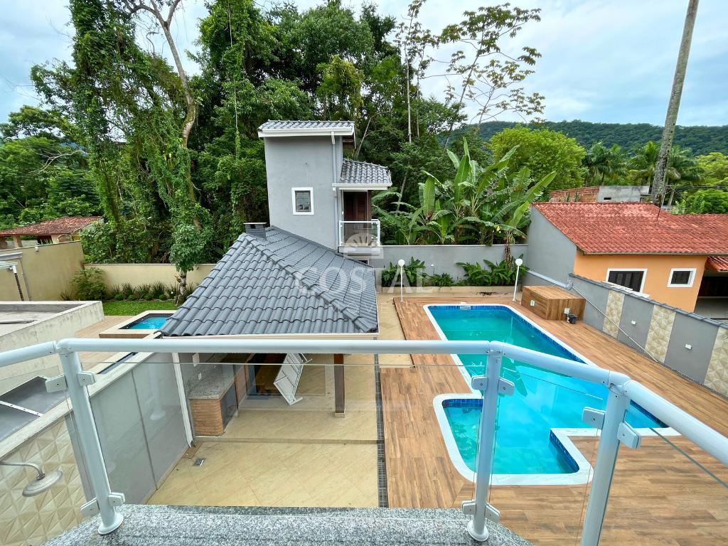 Casa em Condomínio com 04 dormitórios e Piscina à venda - Mar Verde, Caraguatatuba/SP  Caraguatatuba - 