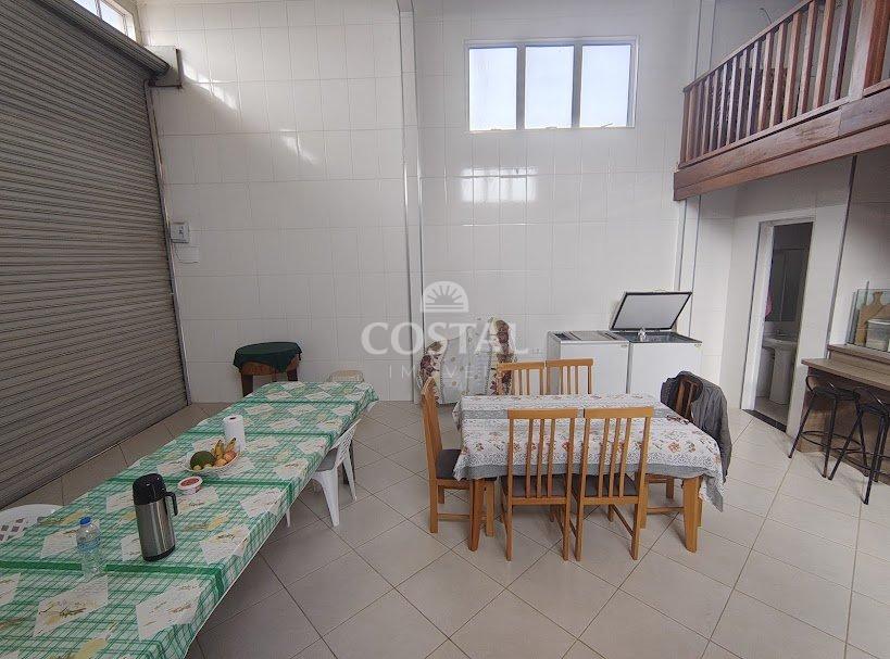 Galpão e Casa com 390 metros à Venda - Golfinhos, Caraguatatuba/SP  Caraguatatuba - 