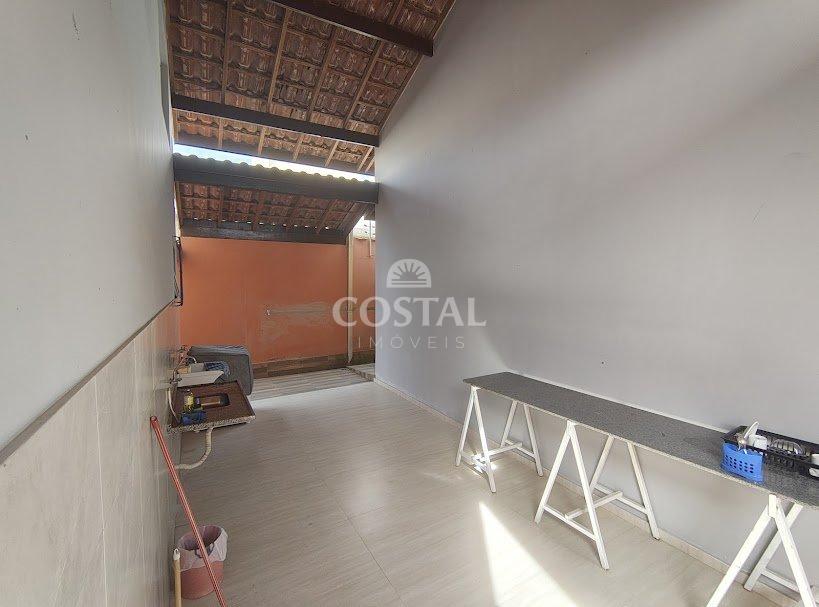 Galpão e Casa com 390 metros à Venda - Golfinhos, Caraguatatuba/SP  Caraguatatuba - 