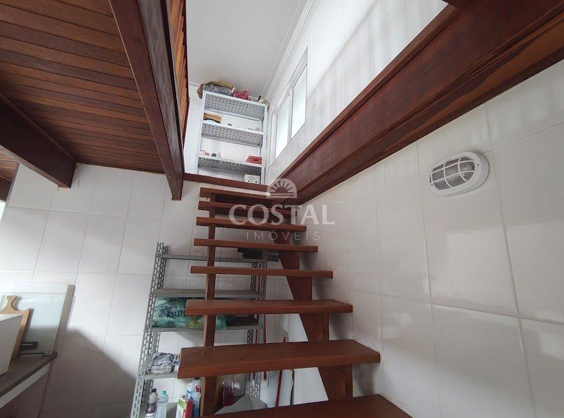 Galpão e Casa com 390 metros à Venda - Golfinhos, Caraguatatuba/SP  Caraguatatuba - 