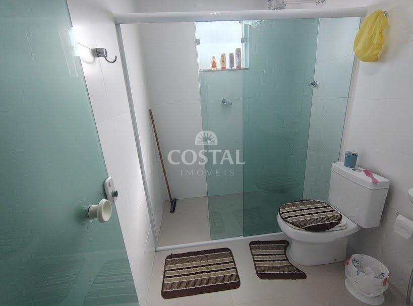 Galpão e Casa com 390 metros à Venda - Golfinhos, Caraguatatuba/SP  Caraguatatuba - 