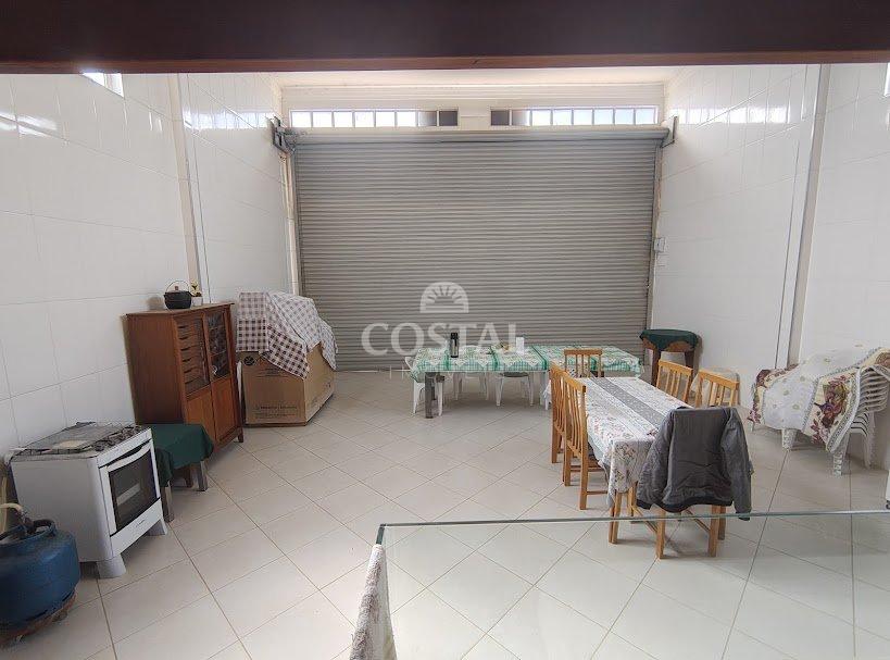 Galpão e Casa com 390 metros à Venda - Golfinhos, Caraguatatuba/SP  Caraguatatuba - 