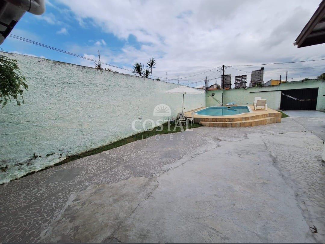 Casa com 03 Dormitórios e Piscina à Venda - Martim de Sá, Caraguatatuba/SP  Caraguatatuba - 