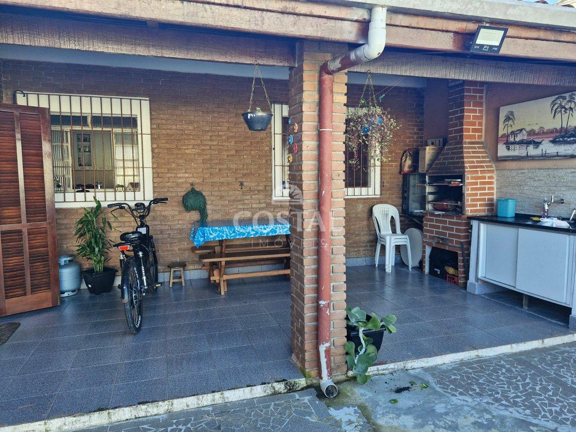 Casa com 03 Dormitórios e Piscina à Venda - Martim de Sá, Caraguatatuba/SP  Caraguatatuba - 