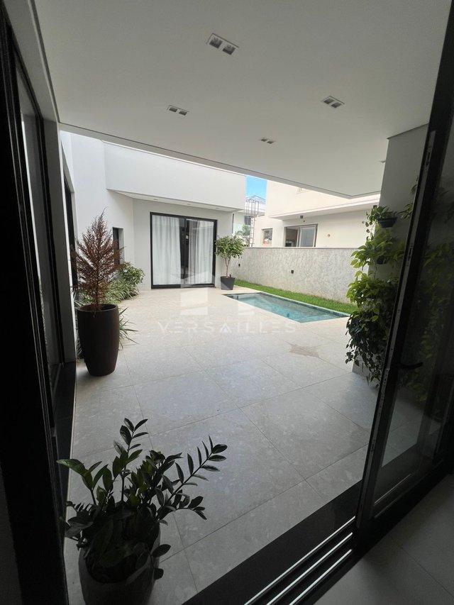 Ótima casa térrea com 4 quartos Avenida Engenheiro Anysio da Rocha Compasso Porto Velho - 