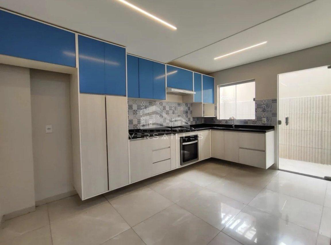 Sobrado no condomínio Jardim Vitoria Rua Jatuarana Porto Velho - 