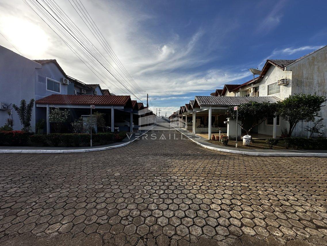Sobrado no condom&iacute;nio Jardim Vitoria Rua Jatuarana Porto Velho - 