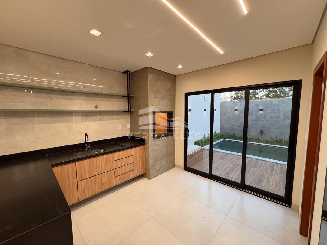 Excelente Sobrado Avenida Engº Anysio da Rocha Compasso Porto Velho - 