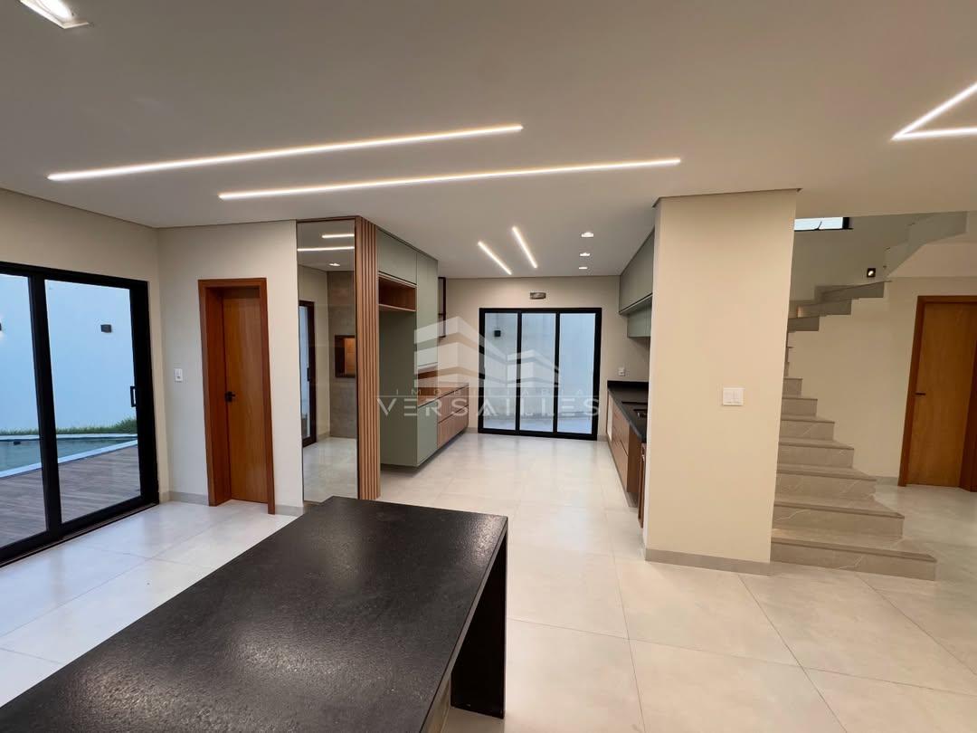 Excelente Sobrado Avenida Engº Anysio da Rocha Compasso Porto Velho - 