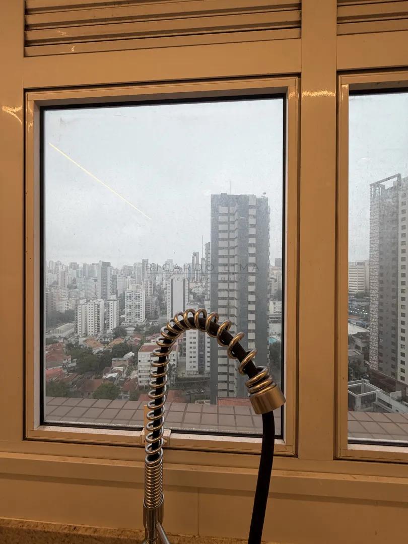 Apartamento de Alto Padr&atilde;o com 276 m&sup2; e 4 Su&iacute;tes no Edif&iacute;cio Saint Regis | Aclima&ccedil;&atilde;o Rua Nilo São Paulo - 