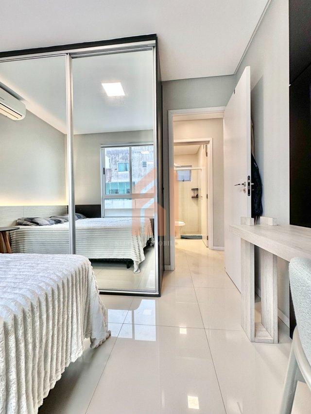 Apartamento de 02 dormitórios semi mobiliado com elevador próximo ao Centro de Camboriú - Camboriú - 