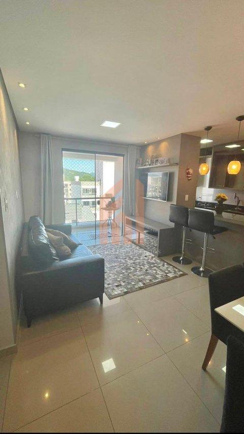 Apartamento de 03 dormitórios semi mobiliado com elevador e garagem privativa  - Camboriú - 