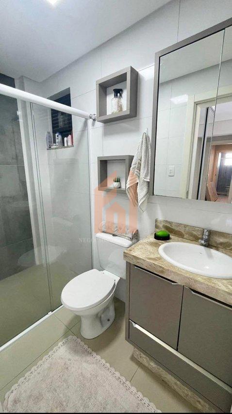 Apartamento de 03 dormitórios semi mobiliado com elevador e garagem privativa  - Camboriú - 