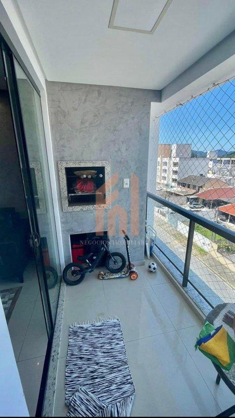 Apartamento de 03 dormitórios semi mobiliado com elevador e garagem privativa  - Camboriú - 