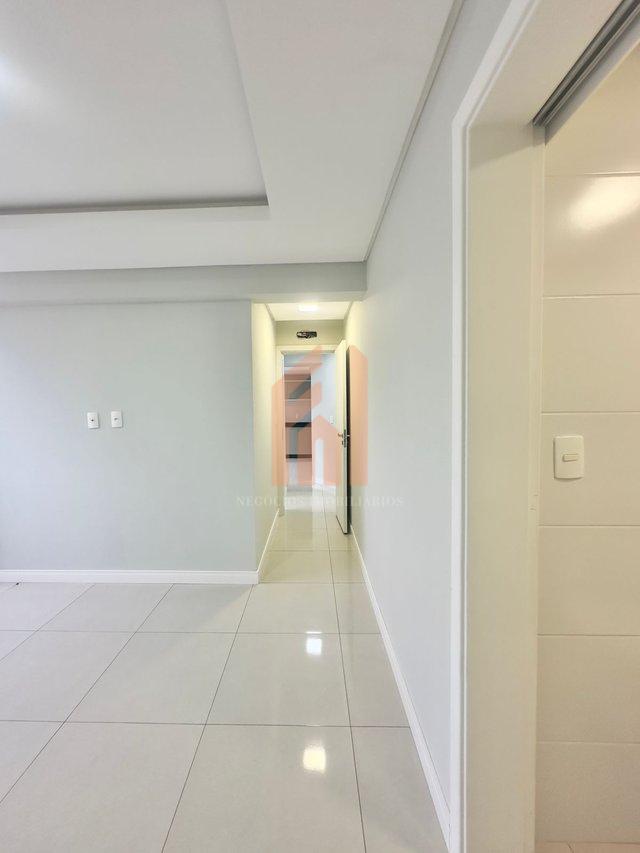 Apartamento muito bem localizado, 2 quartos sendo 1 suíte no bairro Tabuleiro  - Camboriú - 