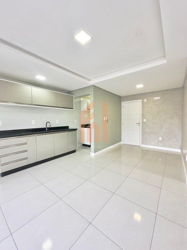 Apartamento muito bem localizado, 2 quartos sendo 1 suíte no bairro Tabuleiro  - Camboriú - 