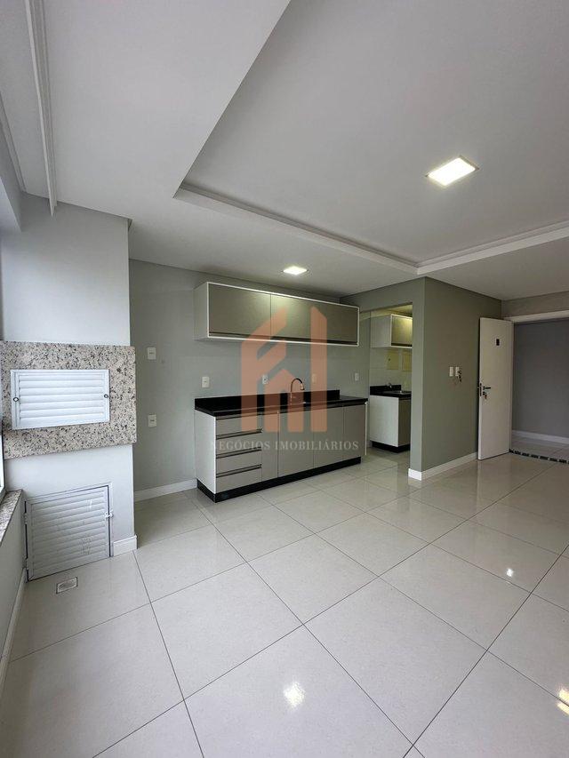 Apartamento muito bem localizado, 2 quartos sendo 1 suíte no bairro Tabuleiro  - Camboriú - 