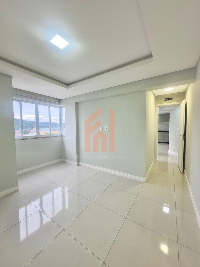 Apartamento muito bem localizado, 2 quartos sendo 1 suíte no bairro Tabuleiro  - Camboriú - 
