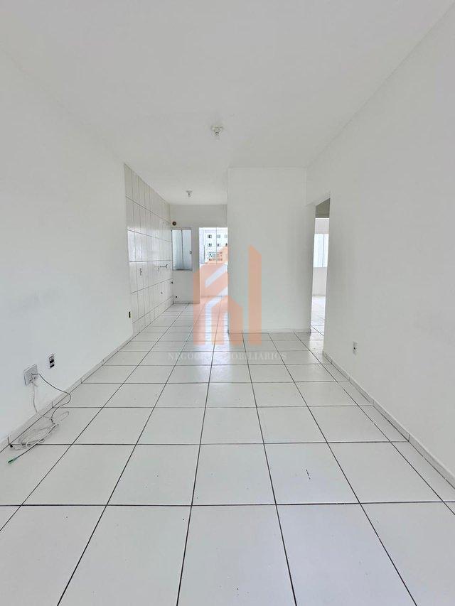 Este bom apartamento é ideal para primeiro imóvel ou para investir em locação.  - Camboriú - 