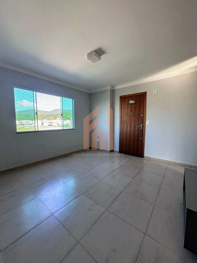 Apartamento Semi mobiliado de 01 dormitório com garagem no Santa Regina - Camboriú - 