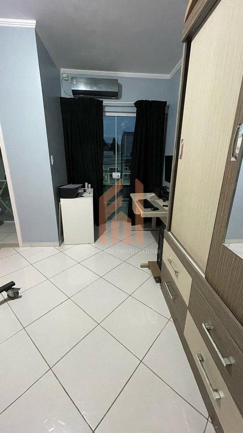 Sobrado 2 suítes de 100m2 com 2 vagas no Centro da cidade  - Camboriú - 