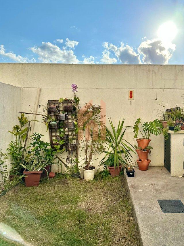 Sobrado em condomínio fechado de 2 quartos 2 banheiros e quintal! - Camboriú - 
