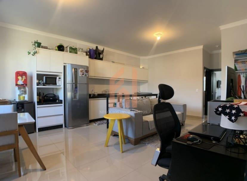 Apartamento 2 dormitórios no centro próximo ao Koch - Camboriú - 