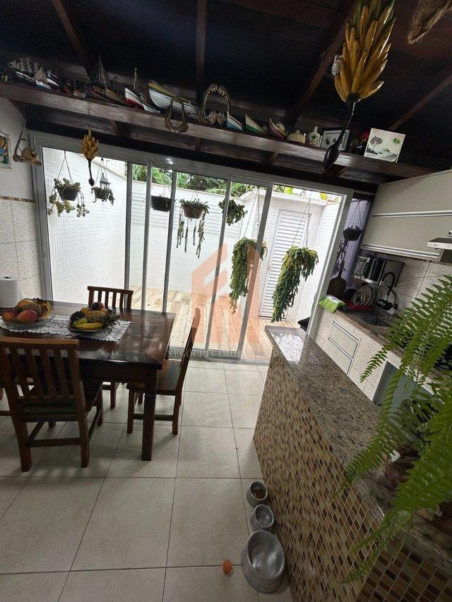 Sobrado 2 dormitórios 93m2 no bairro Cedros  - Camboriú - 