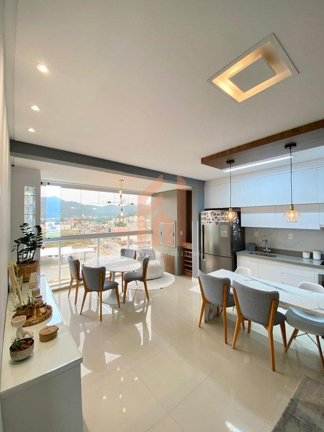 Apartamento Mobiliado de 02 dormitórios com 02 vagas em cond. com completa infraestrura! - Camboriú - 