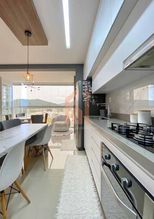 Apartamento Mobiliado de 02 dormitórios com 02 vagas em cond. com completa infraestrura! - Camboriú - 