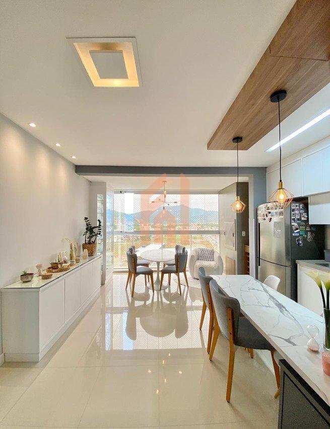 Apartamento Mobiliado de 02 dormitórios com 02 vagas em cond. com completa infraestrura! - Camboriú - 