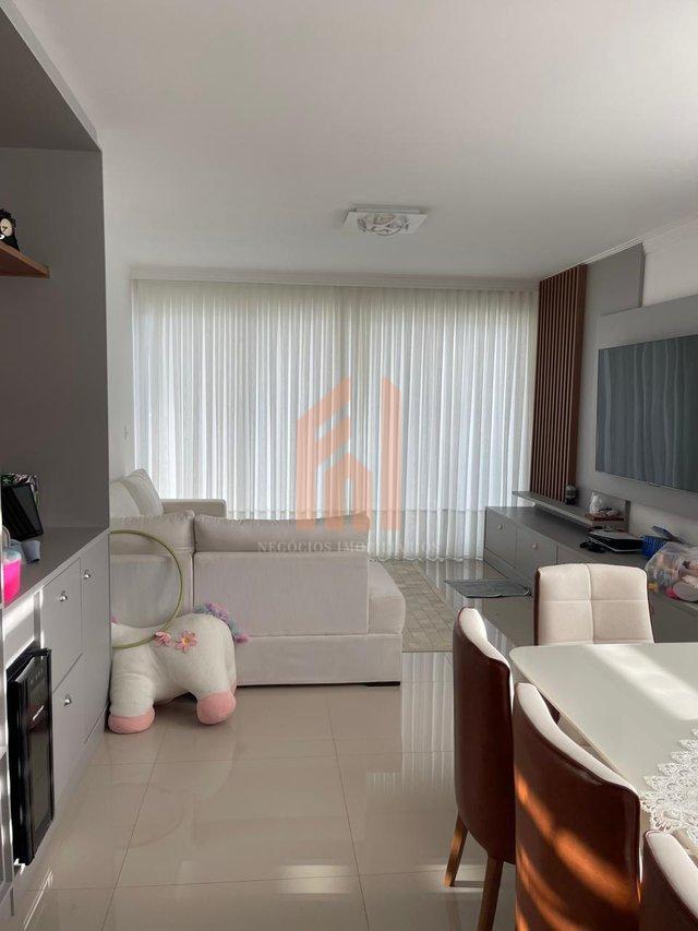 Casa em condomínio fechado com 03 suítes próxima ao Centro de Camboriú - Camboriú - 