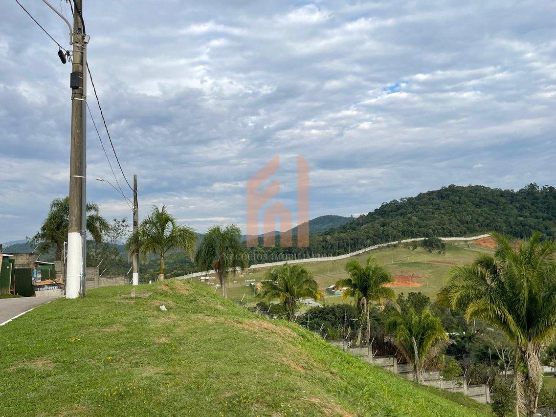 Casa em condomínio fechado com 03 suítes próxima ao Centro de Camboriú - Camboriú - 
