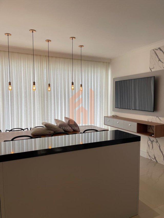 Casa em condomínio fechado com 03 suítes próxima ao Centro de Camboriú - Camboriú - 