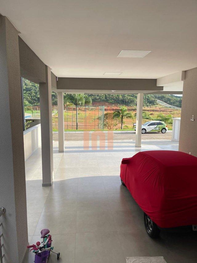 Casa em condomínio fechado com 03 suítes próxima ao Centro de Camboriú - Camboriú - 