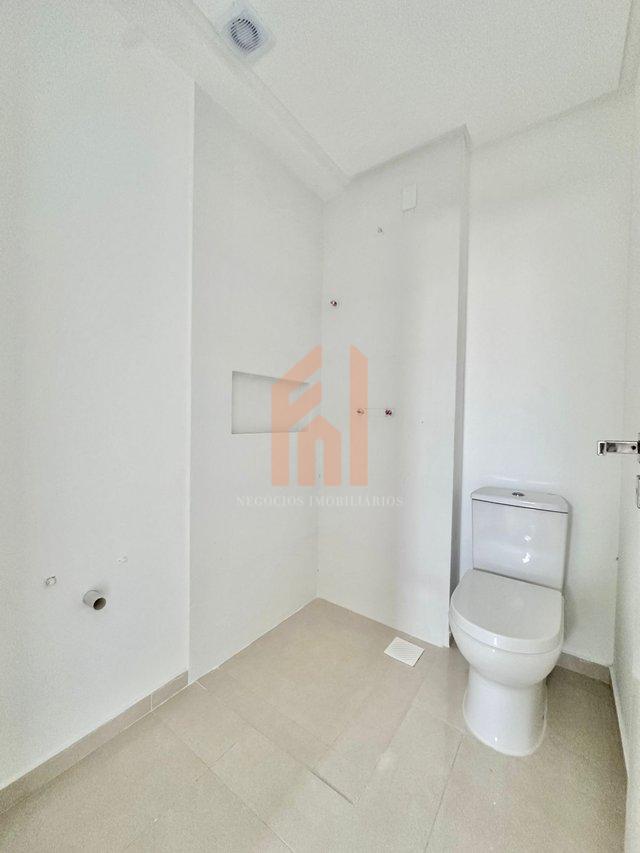 Apartamento de 02 dorms ( sendo 01 suíte) em condomínio com ótima infraestrutura! - Camboriú - 
