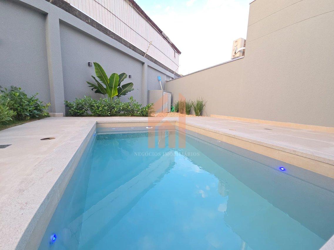 Linda casa com piscina em condomínio familiar com uma vista para as montanhas em Balneário - Balneário Camboriú - 