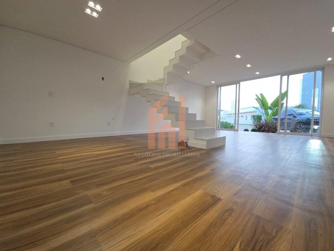 Linda casa com piscina em condomínio familiar com uma vista para as montanhas em Balneário - Balneário Camboriú - 