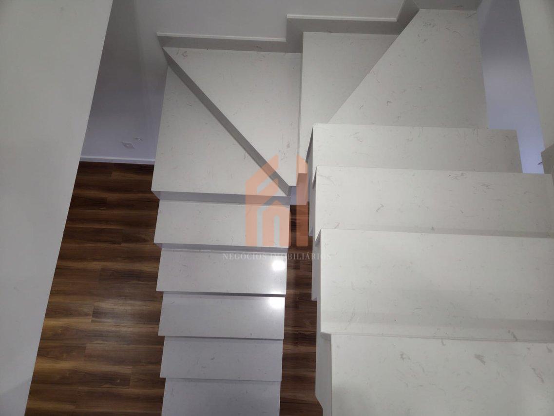 Linda casa com piscina em condomínio familiar com uma vista para as montanhas em Balneário - Balneário Camboriú - 