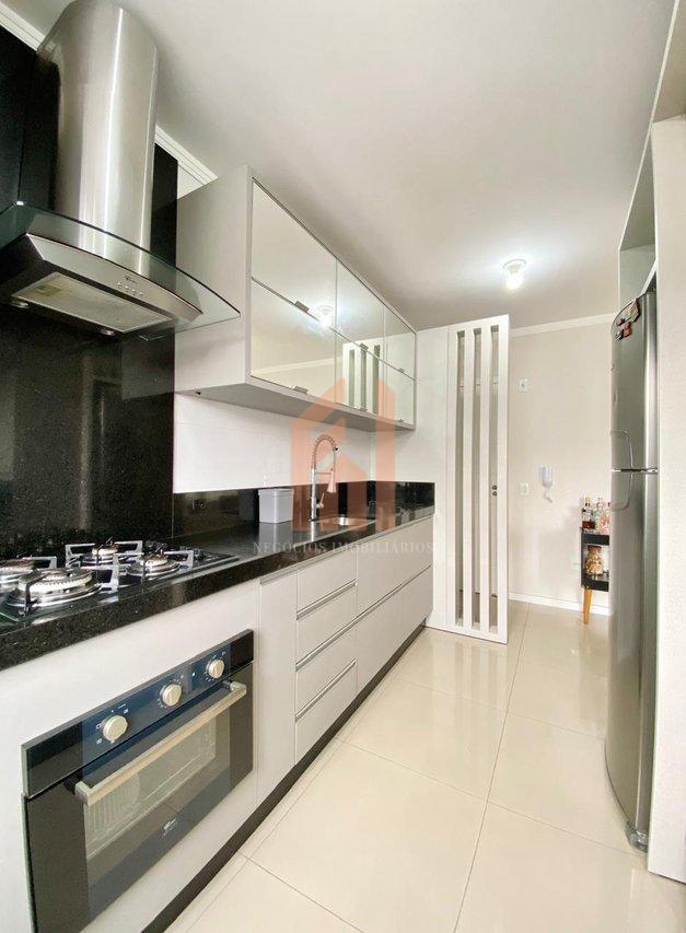 APTO DE 02 DORMS COM 02 VAGAS NA GARAGEM | Em andar alto com vista panorâmica  Camboriú - 