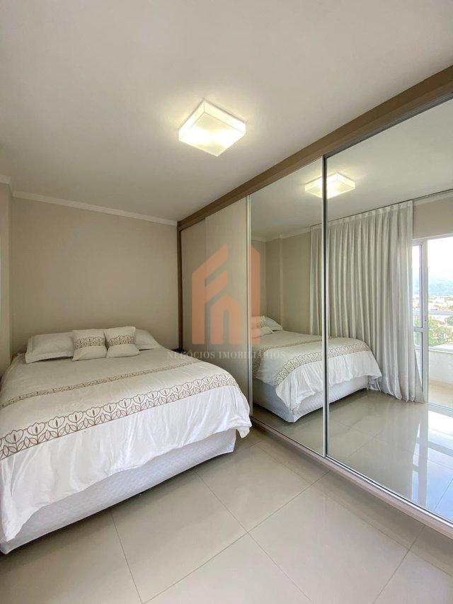 APTO DE 02 DORMS COM 02 VAGAS NA GARAGEM | Em andar alto com vista panorâmica  Camboriú - 