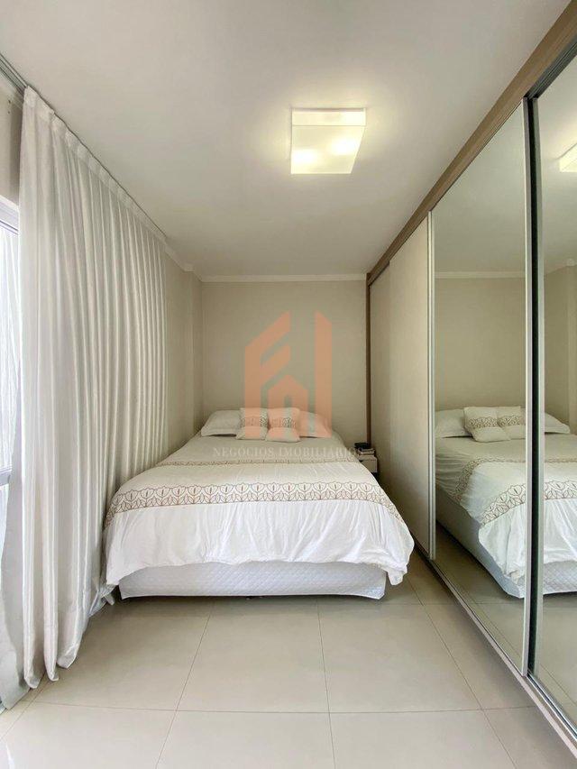 APTO DE 02 DORMS COM 02 VAGAS NA GARAGEM | Em andar alto com vista panorâmica  Camboriú - 