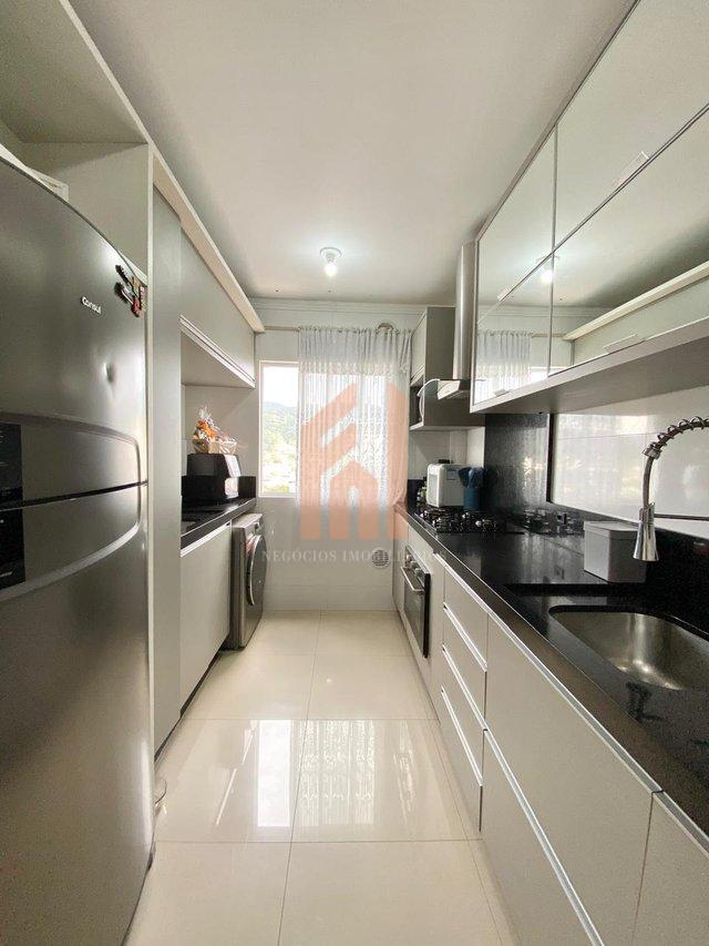 APTO DE 02 DORMS COM 02 VAGAS NA GARAGEM | Em andar alto com vista panorâmica  Camboriú - 