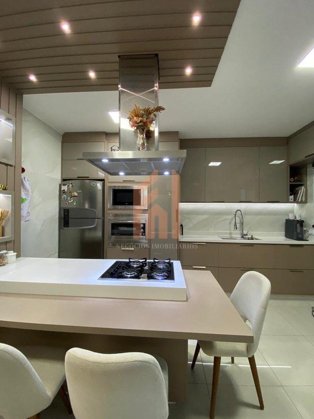 Sobrado de 03 dorms em ótima localização | Semi mobiliado | AVALIA IMÓVEL DE MENOR VALOR - Camboriú - 